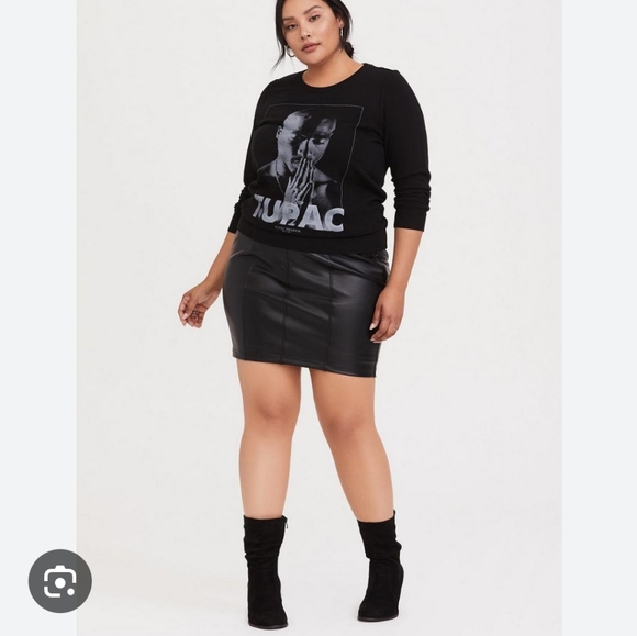Torrid Tupac Black Pullover Fleece Sweatshirt - Picture 4 of 9